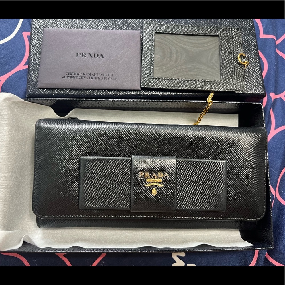 Prada Wallet Saffiano Leather - Picture 1 of 8